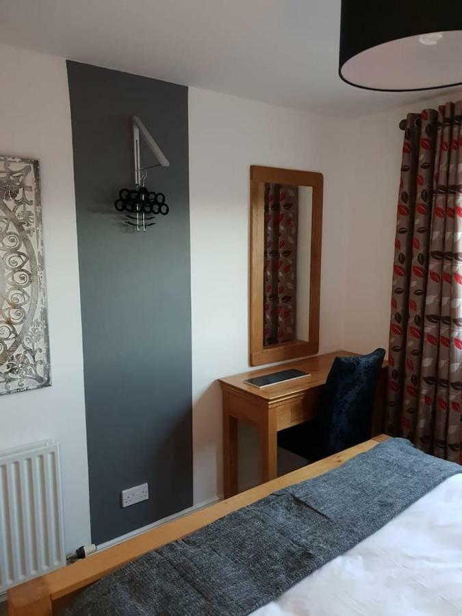 Chic Flat At Hairmyres Hospital & Train Station Apartment East Kilbride Exterior foto